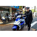 眾多且不守規(guī)矩的電動車在路上，給交通治理帶了極大困擾